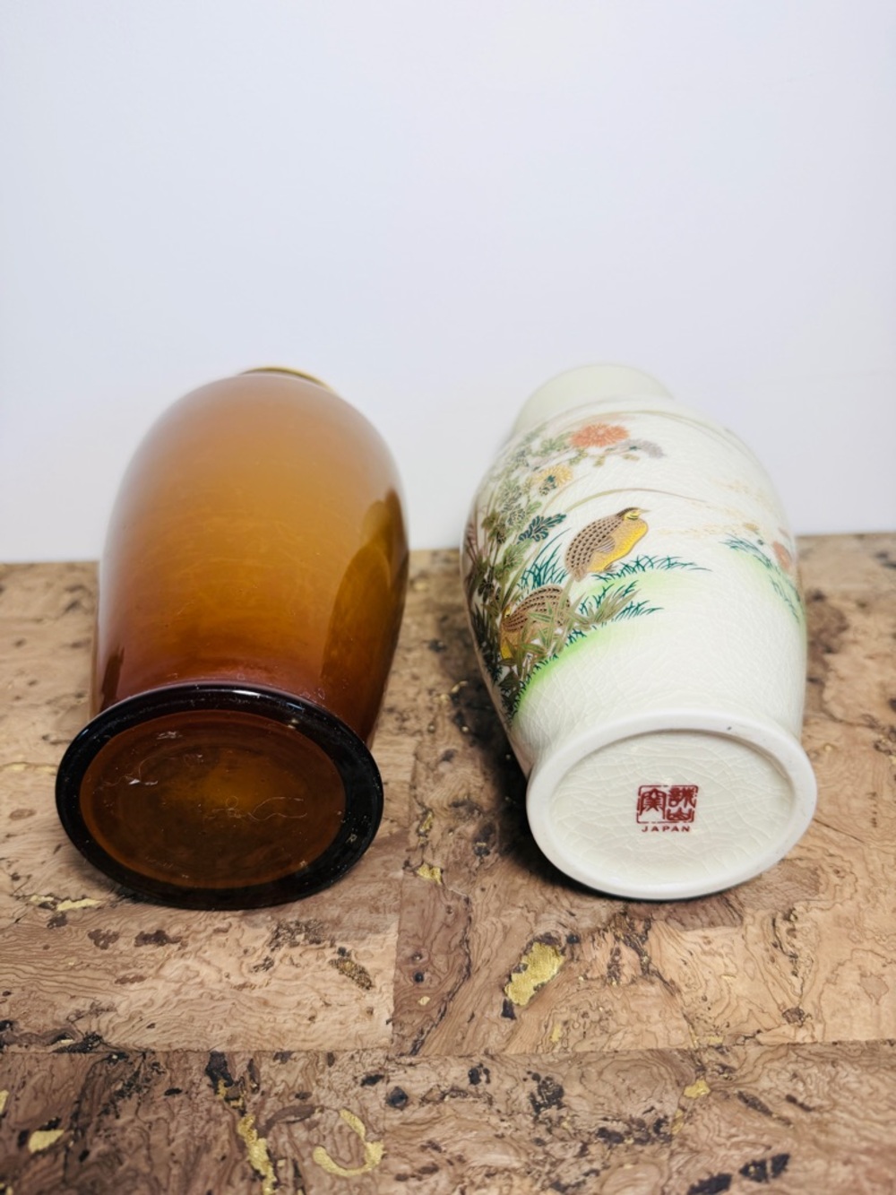 2 Oriental Art Inspired Ceramic Vases Floral & Bird Motif w/ Gold Trim π¦
- Picture 5 of 7
